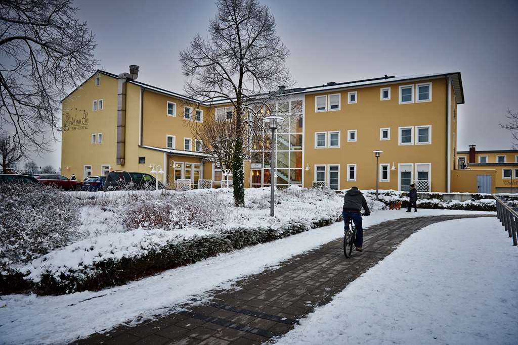 Hotel Am See Neutraubling Exterior foto